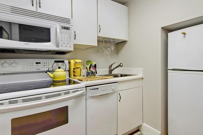 76 New Canaan Ave #1 - Photo 3 of 5