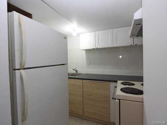 911 Rue Front - Photo 2 of 10