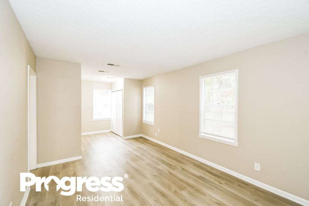 1031 Bunker Hill Blvd - Photo 3 of 16