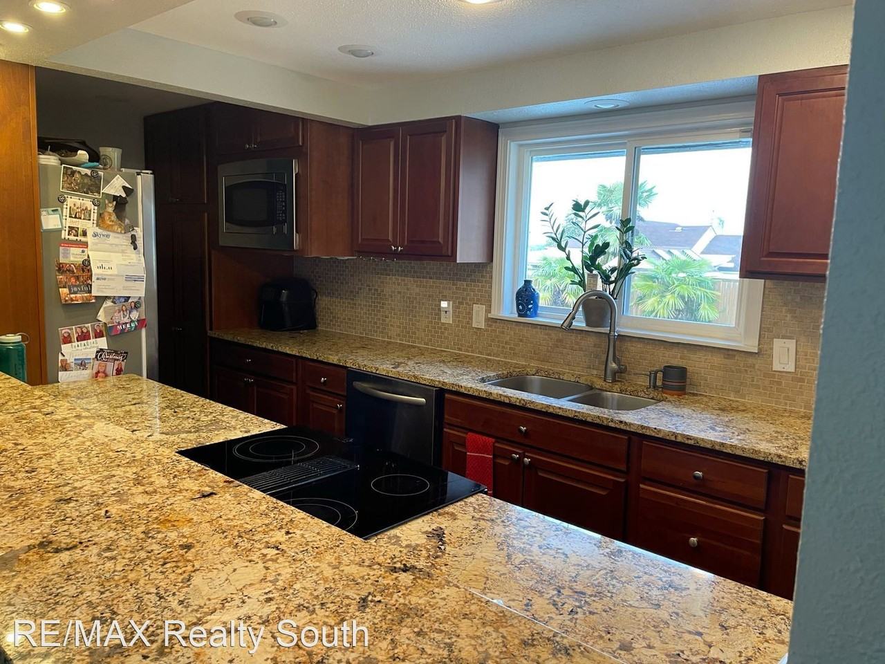7632 S Mission Dr - Photo 3 of 14