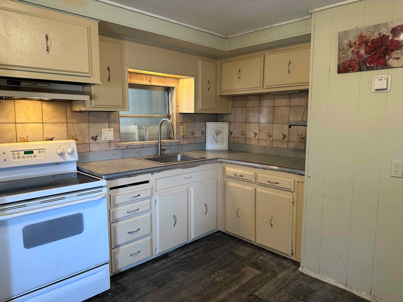 4048 Boulder Dr - Photo 2 of 12