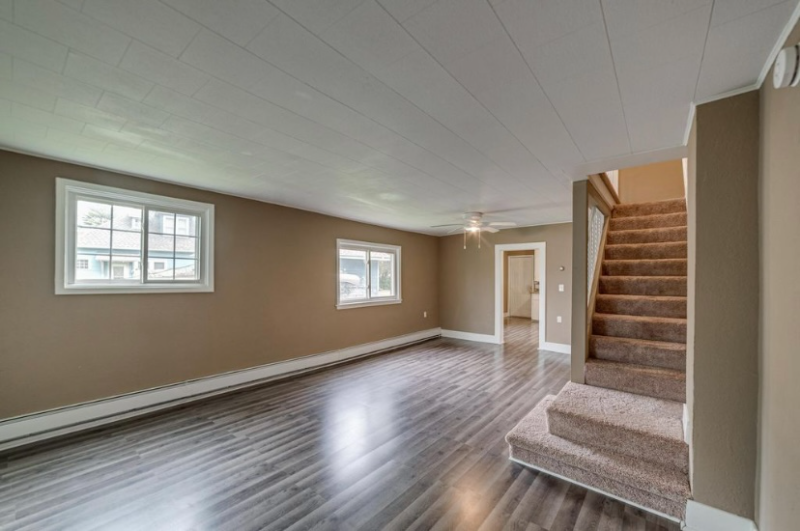 253 11th St Sw - Photo 4 of 14