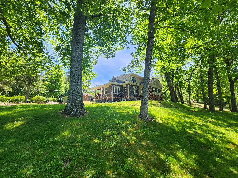4 Rodgers Ln - Photo 2 of 16