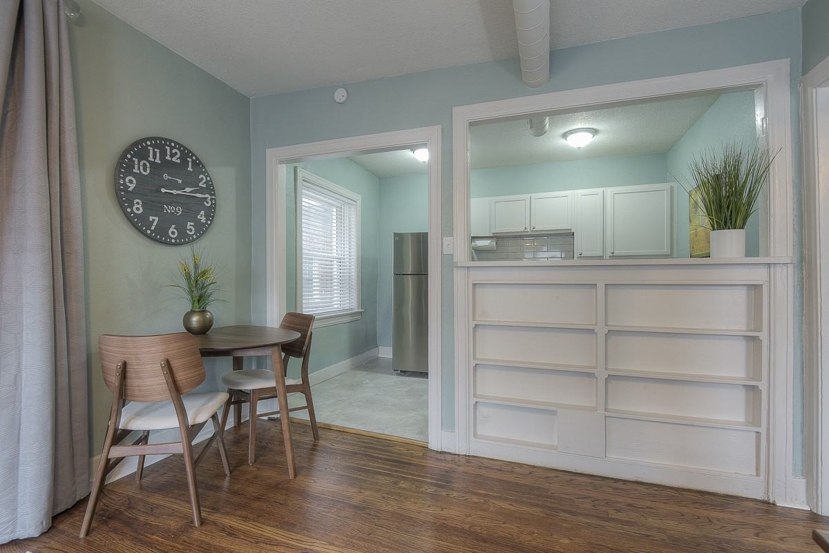 722 W 37th St #722-3 - Photo 5 of 36