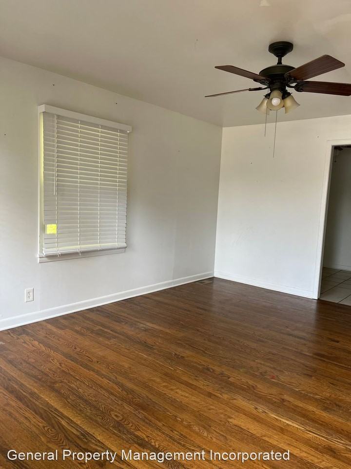 4509 Briarwood Dr - Photo 2 of 17