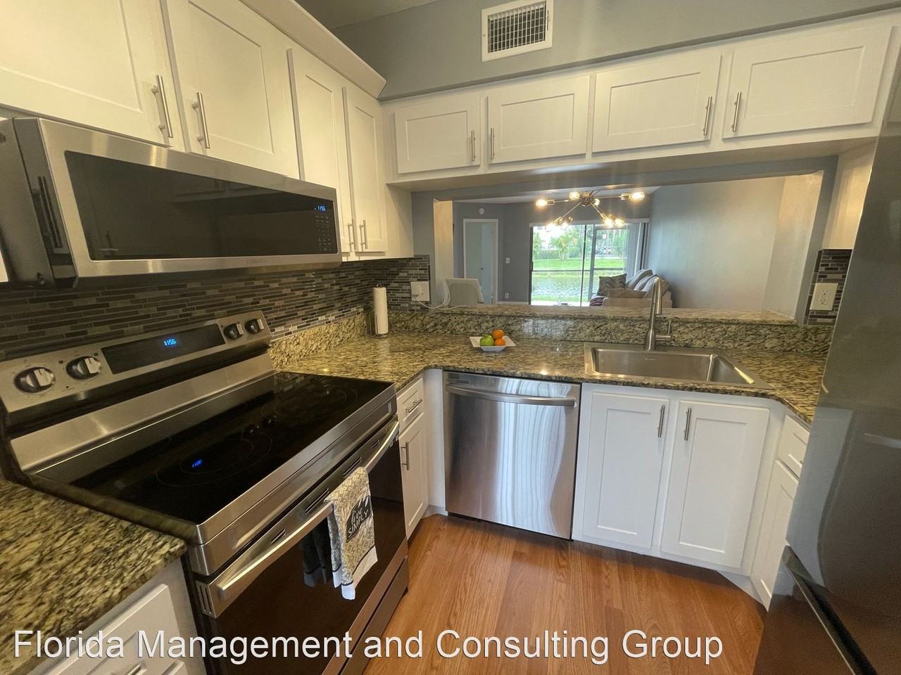 5545 Courtyard Dr - Photo 2 of 20