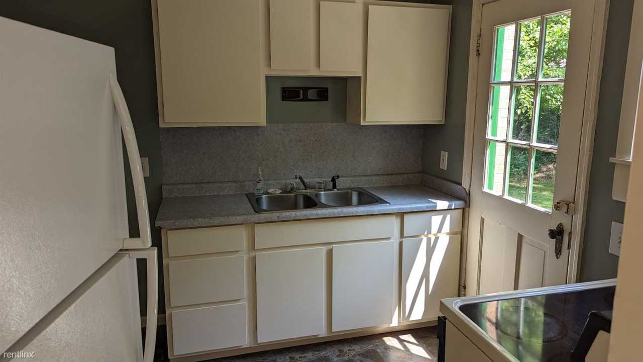 915 Elizabeth St - Photo 3 of 7