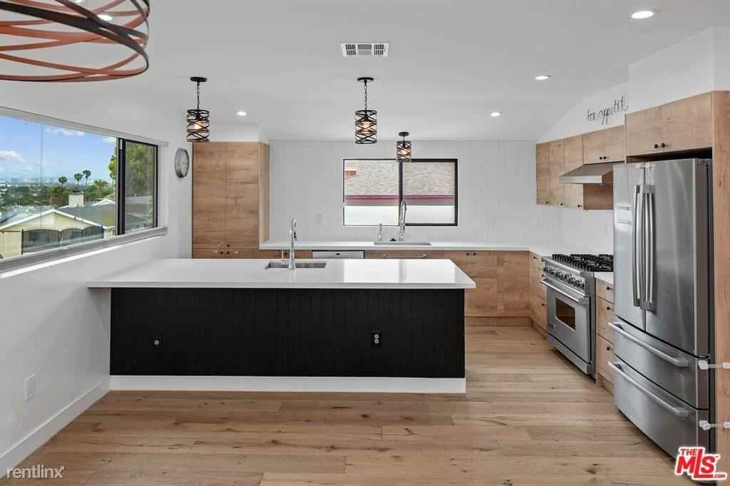 5922 Wrightcrest Dr - Photo 2 of 10