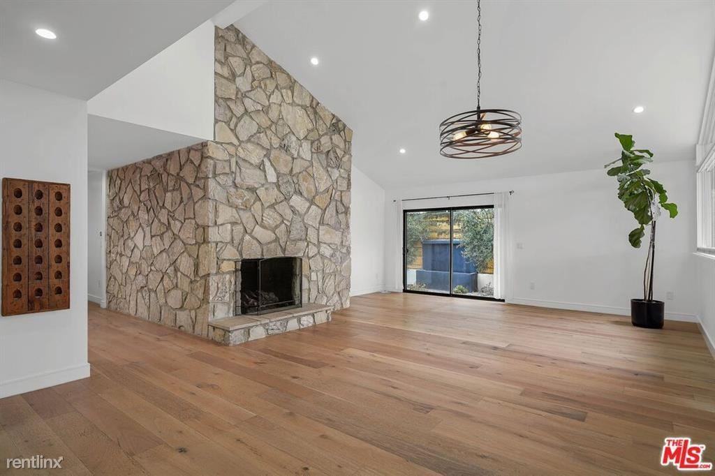 5922 Wrightcrest Dr - Photo 3 of 10