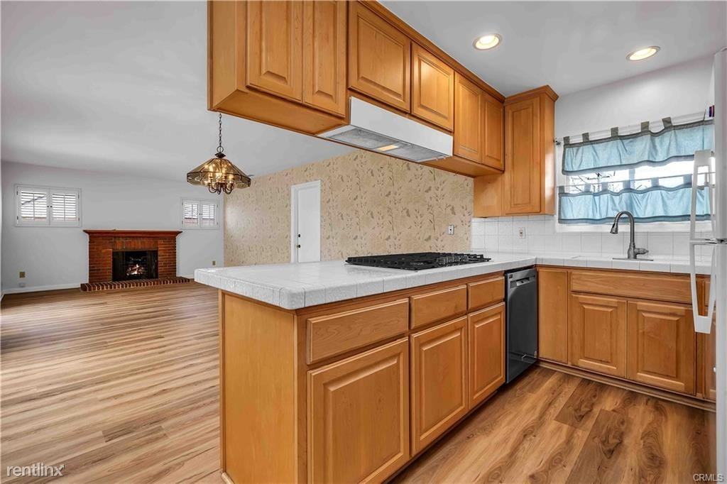 22626 Hickory Ave - Photo 2 of 10