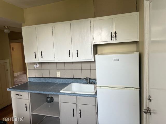 109 E Stewart Ave - Photo 2 of 6