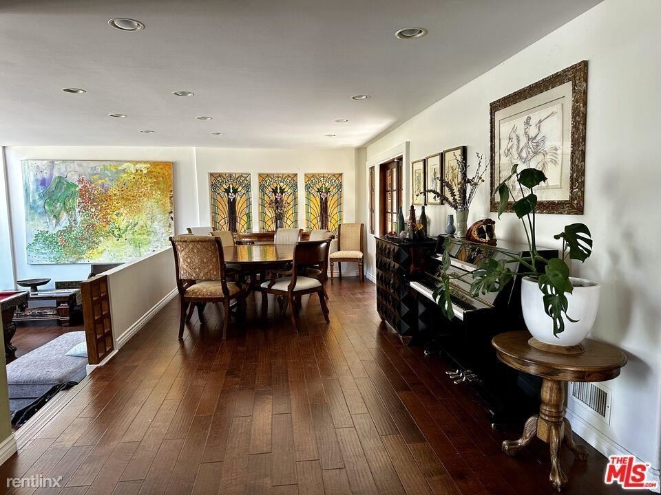 708 Thornhill Rd - Photo 3 of 8