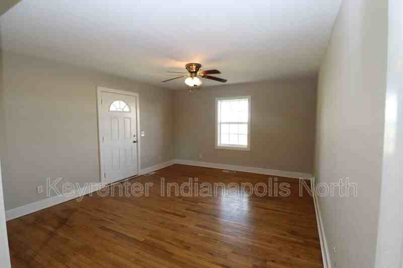 28610 N Lacy Rd - Photo 2 of 9
