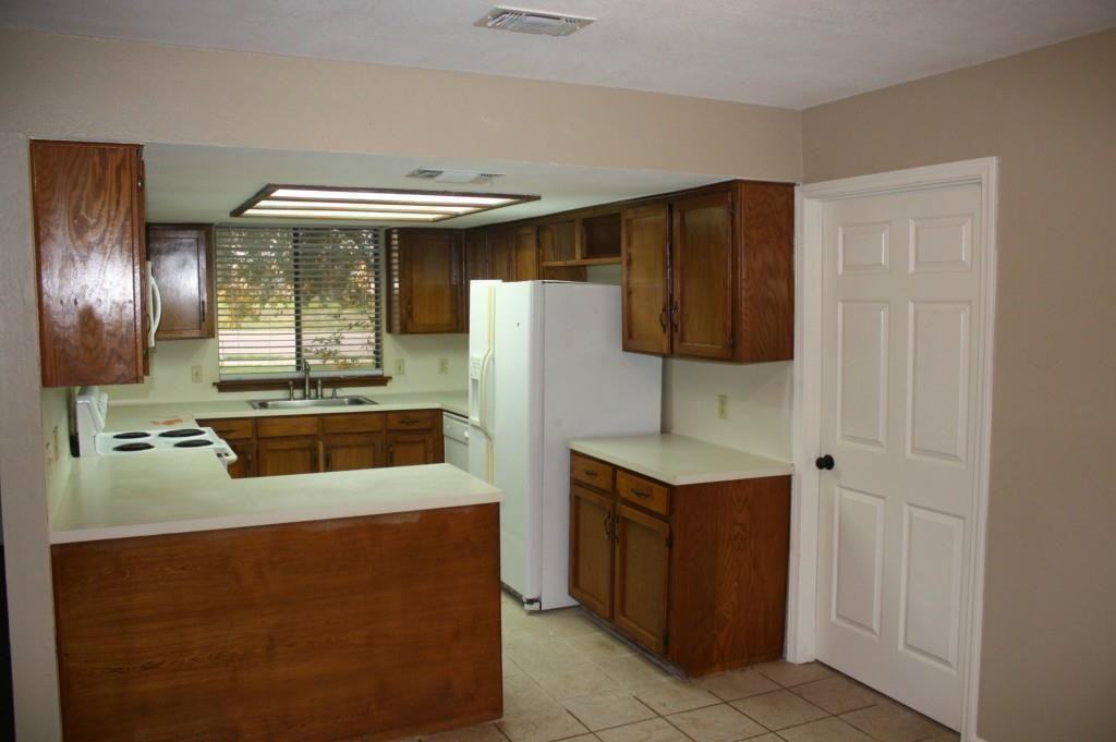 3435 E Old Settlers Blvd - Photo 4 of 12