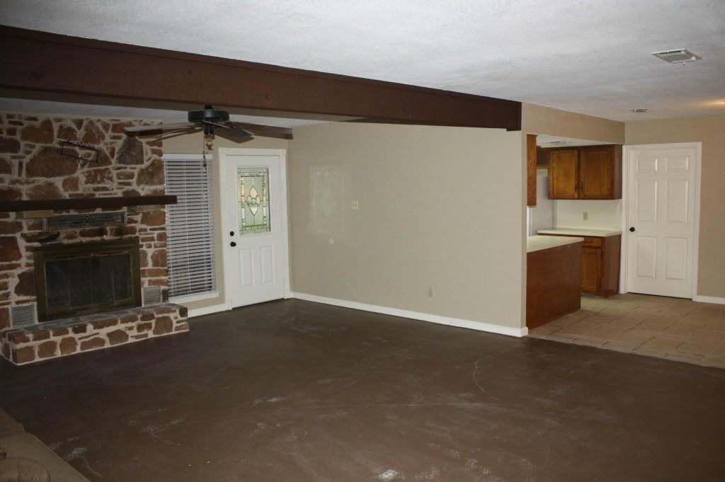 3435 E Old Settlers Blvd - Photo 6 of 12