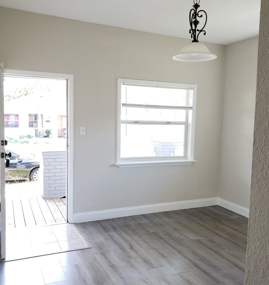 2403 Durham St #1 - Photo 4 of 19