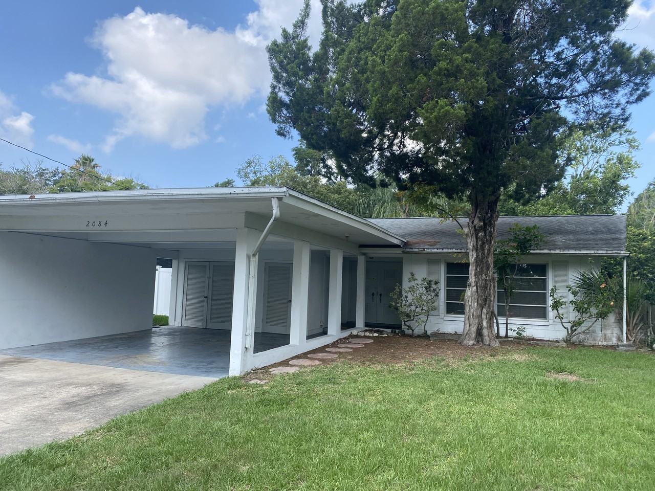 2084 Ridgelane Rd - Photo 3 of 34