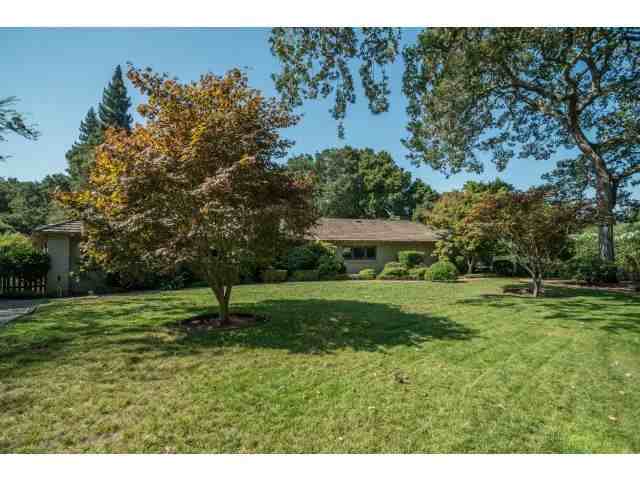 40 Lupin Ln - Photo 2 of 15