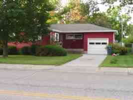 featured image of 1516 Parkhill Dr
