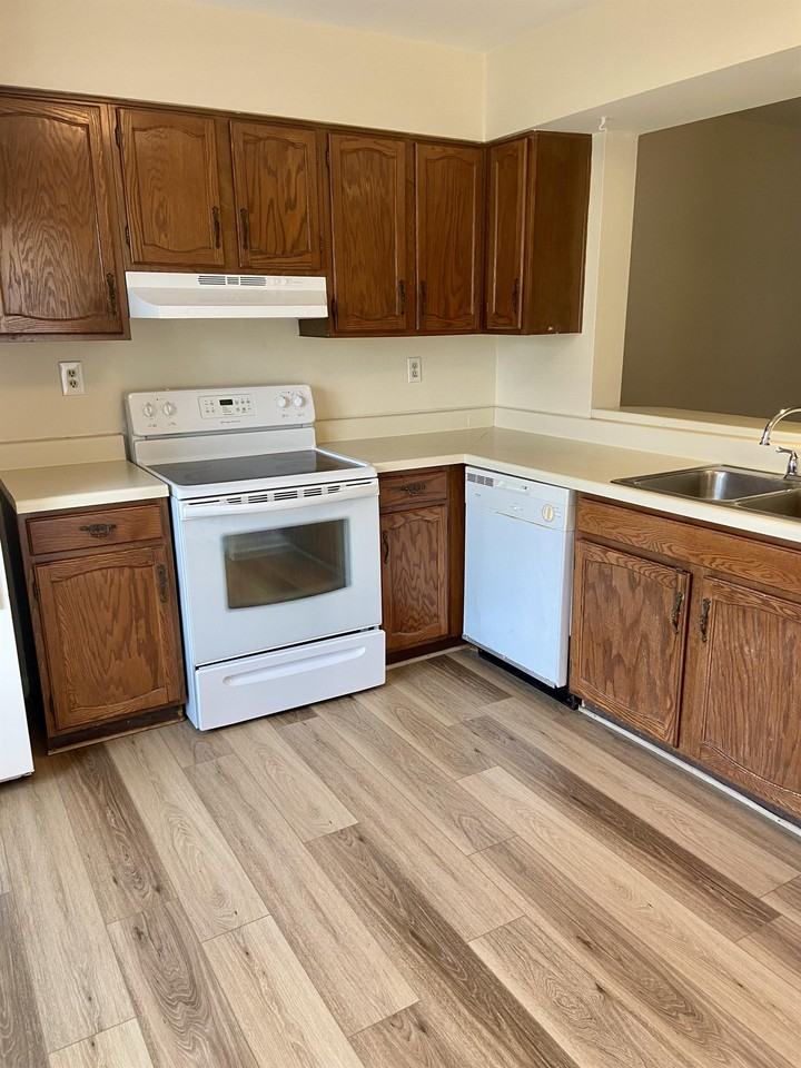 910 Jay Are Ct #1 - Photo 3 of 26