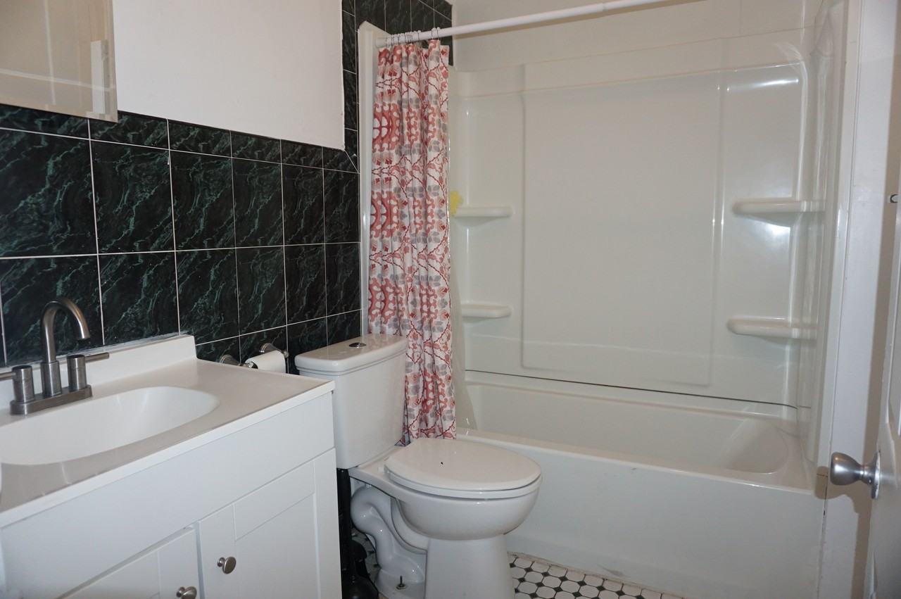 2311 Arctic Ave - Photo 3 of 7