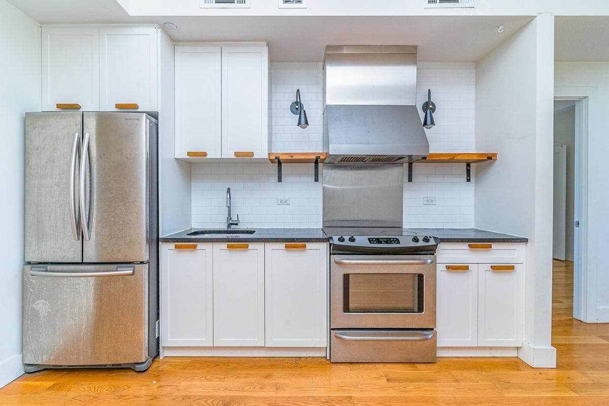 5527 Myrtle Ave #201 - Photo 3 of 27