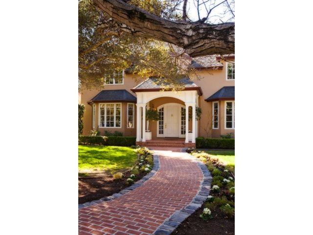 1319 San Mateo Dr - Photo 3 of 19