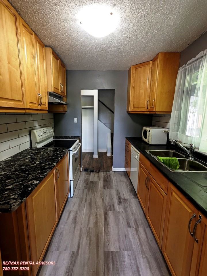 7619 24a St Se - Photo 3 of 18