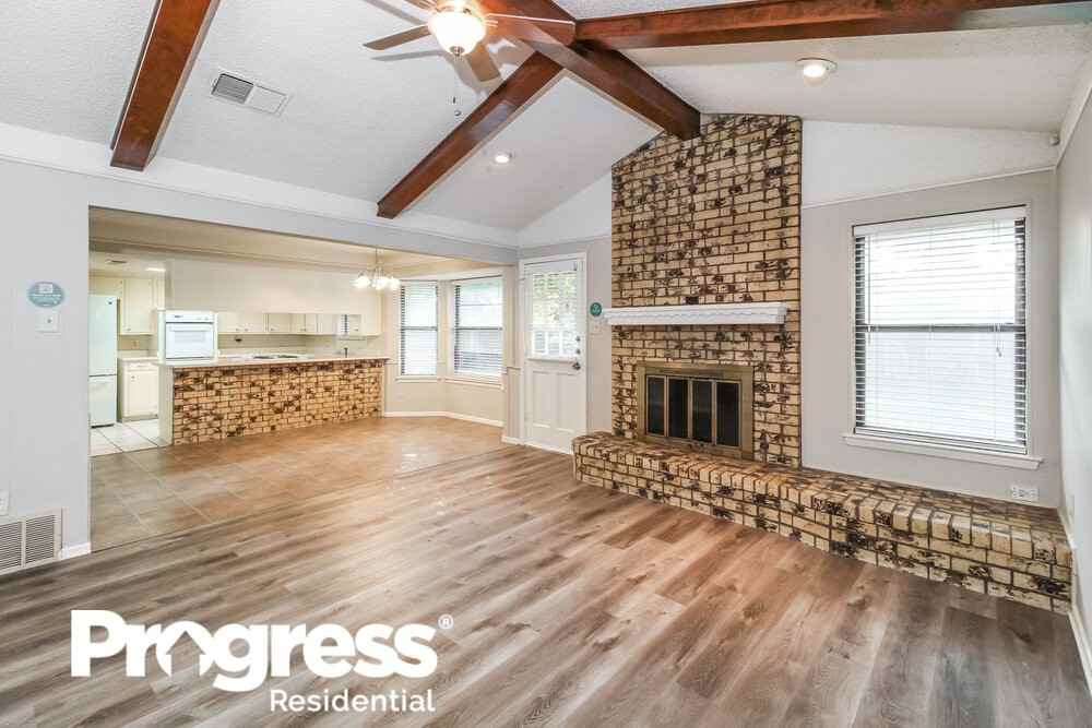 2808 Green Ridge St - Photo 3 of 16