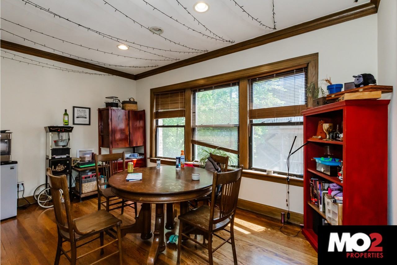 1738 W Addison St #3 - Photo 4 of 15