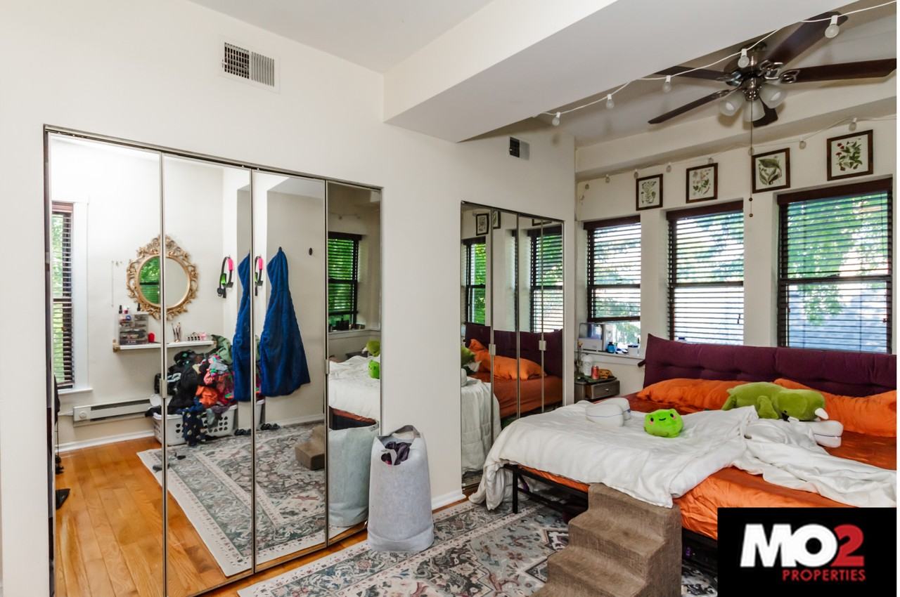 1738 W Addison St #3 - Photo 7 of 15