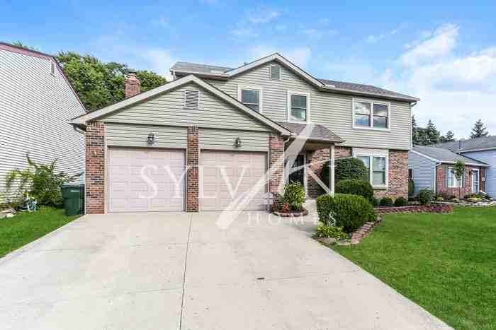 5506 Shannon Heights Blvd - Photo 3 of 15