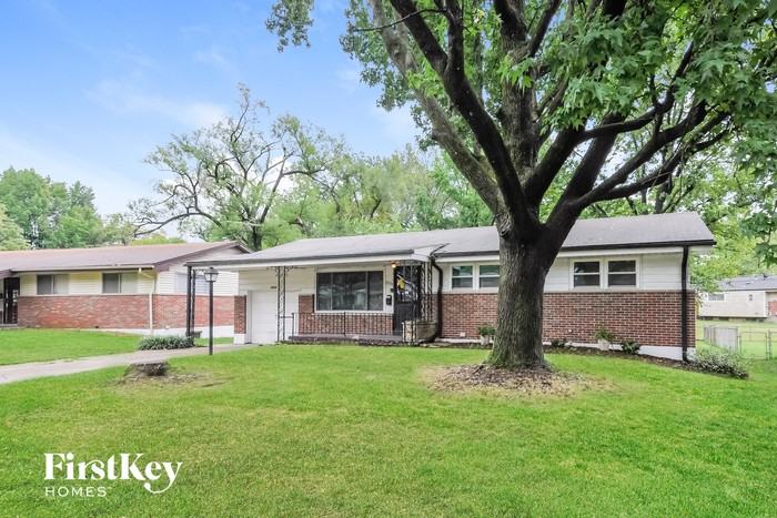 9908 Castle Dr - Photo 2 of 15