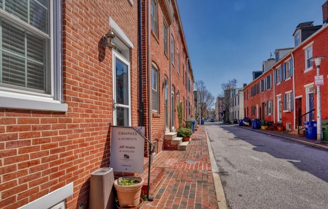 34 E Hamburg St #34 - Photo 2 of 33