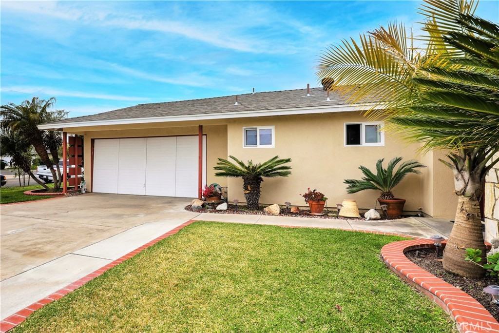 400 Hauser Blvd NA, Los Angeles, CA 90036 3 Bedroom House for 2,300