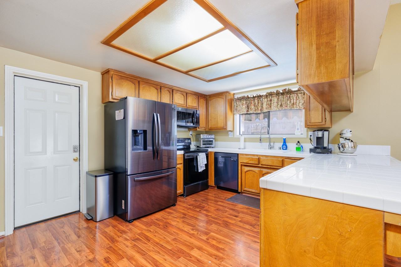 29961 Vacation Drive - Photo 2 of 8