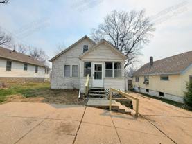 5823 Lake St #1 - Photo 1 of 1