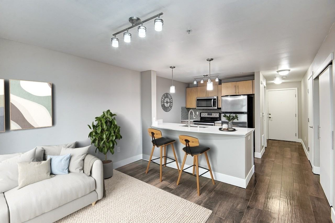 1611 on Lake Union - Photo 2 of 50