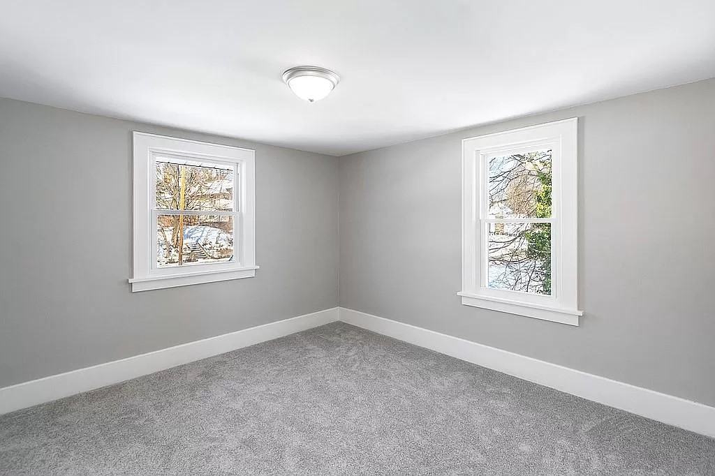 1578 Goodyear Blvd - Photo 3 of 7