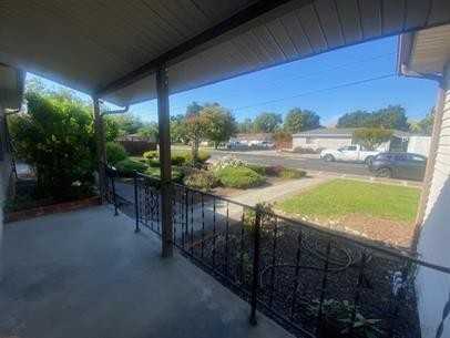 1759 Lynwood Dr - Photo 2 of 18