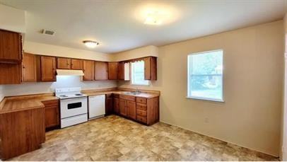 109 Reno St - Photo 2 of 21