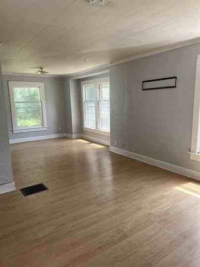 523 Clifford St - Photo 2 of 19