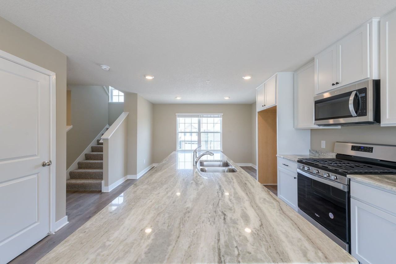 3095 125th Ln Ne #B - Photo 3 of 33