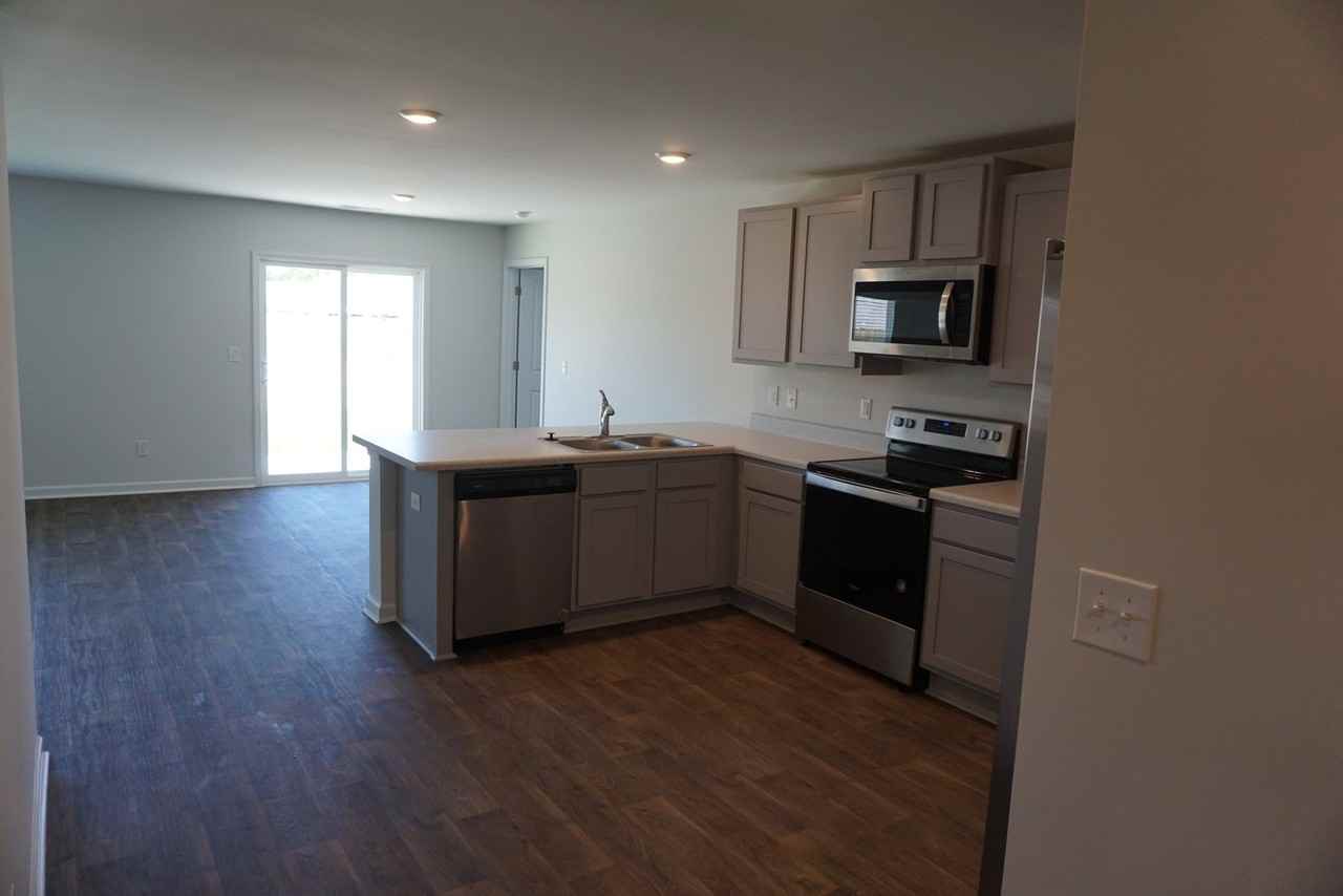 602 Draymore Dr Ne - Photo 5 of 23