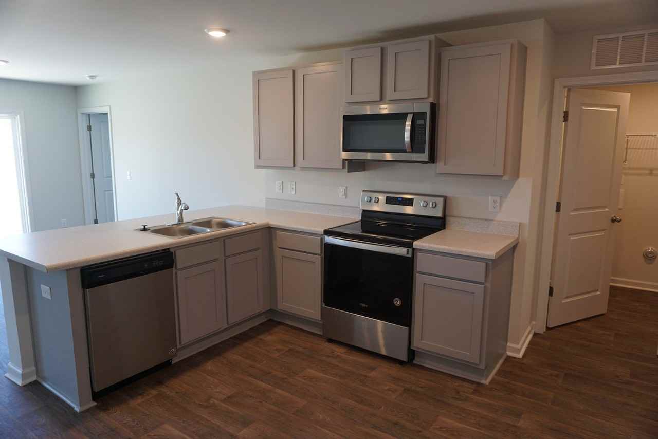 602 Draymore Dr Ne - Photo 6 of 23