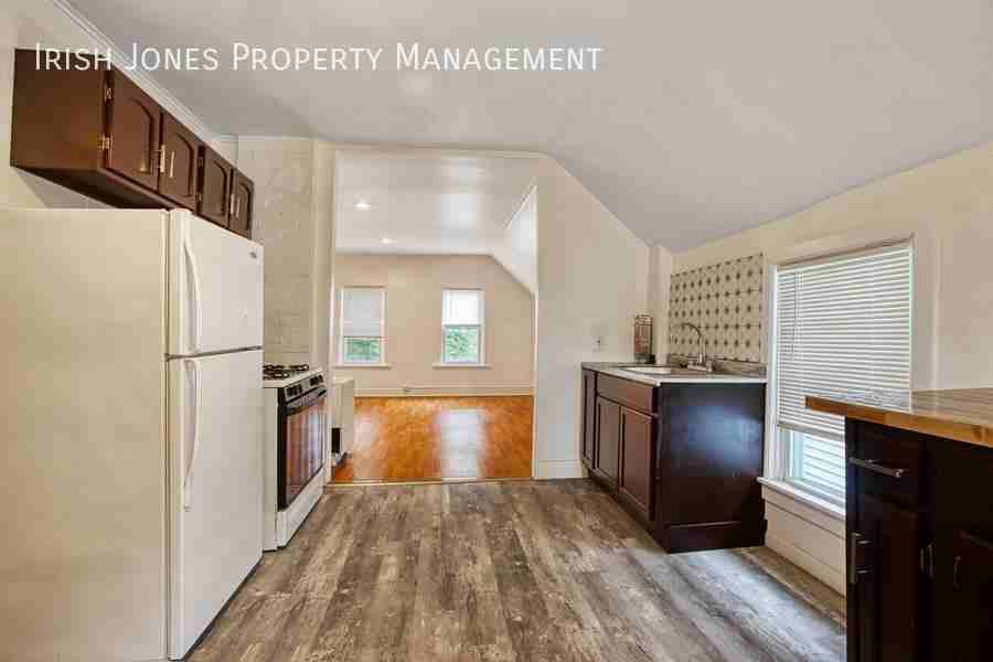 68 Peter St - Photo 4 of 14