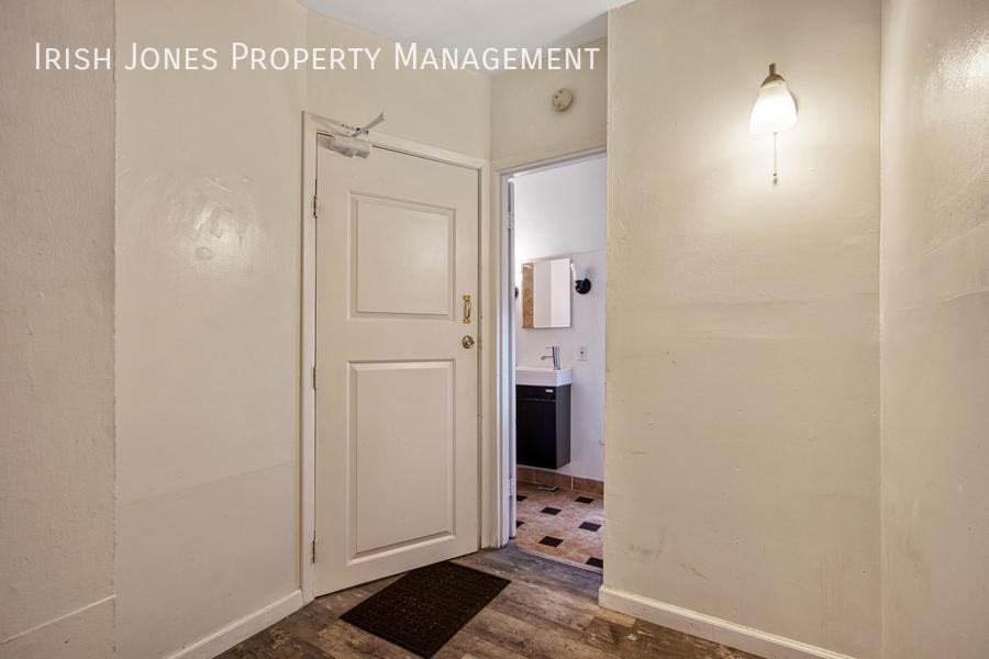 68 Peter St - Photo 7 of 14