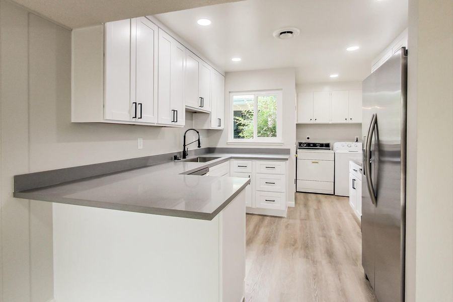 2905 David Ave - Photo 3 of 36