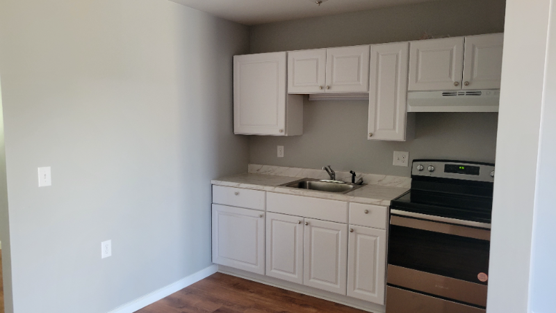 99 Chris Dr #1 - Photo 5 of 6