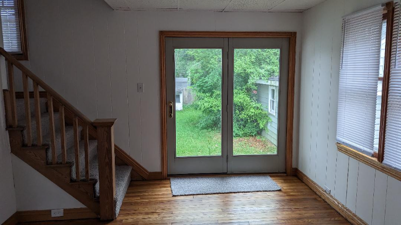 2312 Avon St - Photo 4 of 11